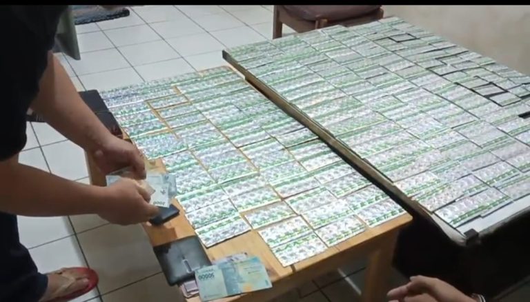 Foto : Obat Keras Tanpa Izin