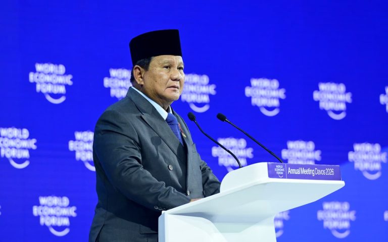Foto : Presiden RI Prabowo Subianto menegaskan pembangunan manusia merupakan kunci untuk kemajuan dan kesejahteraan bangsa. Oleh karena itu, di kepemimpinannya saat ini, Prabowo memberikan perhatian penuh pada sektor pendidikan dengan menyediakan akses pendidikan memadai bagi seluruh masyarakat
