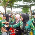 Foto : Dokumentasi Srikandi Kogaphan FKBN Bagikan 100 Nasi Kotak Takjil di Taman Elektrik Kota Tangerang